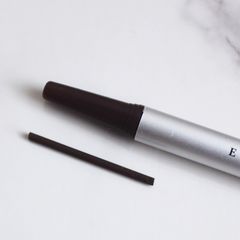 Chì kẻ mày Daiso Eyebrown Pencil đầu mảnh, bám lâu, nâu đậm # Dark Brown
