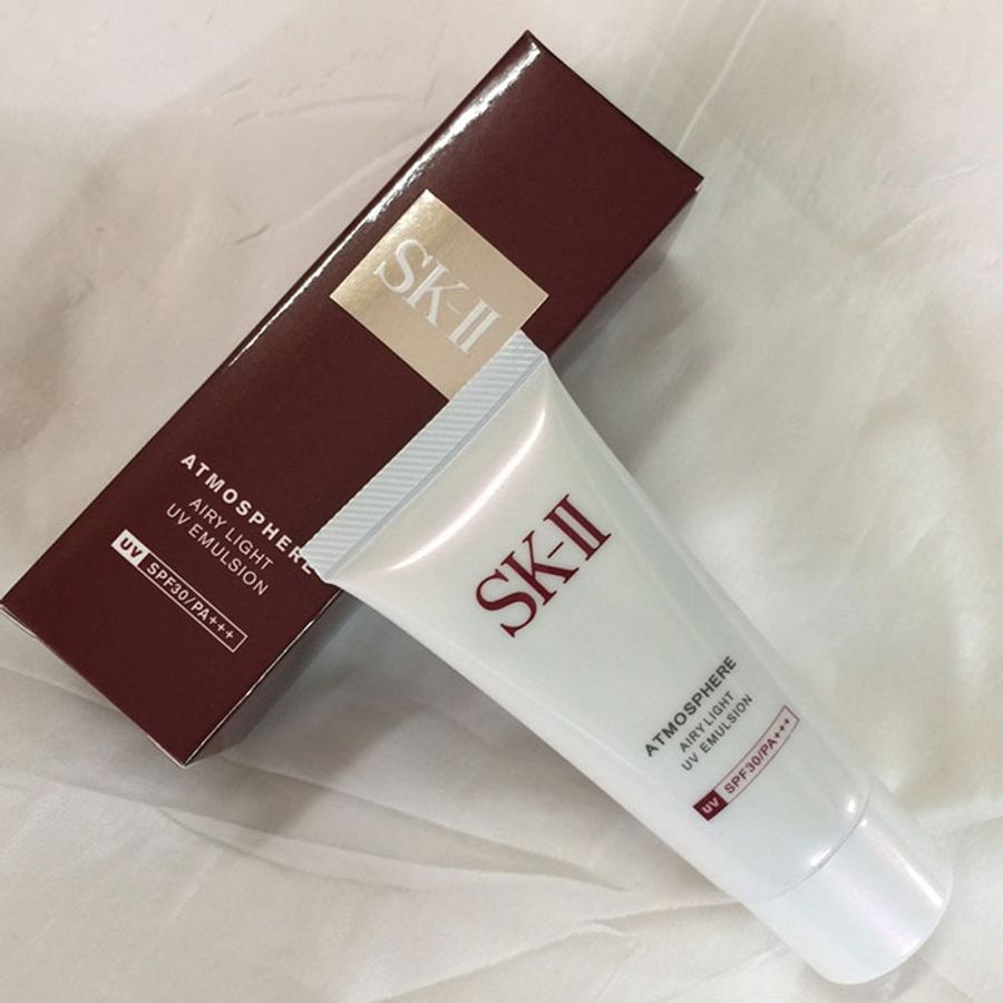 Sữa dưỡng chống nắng SK-II ATMosphere Airy Light UV Emulsion SPF30/PA+++ (New)