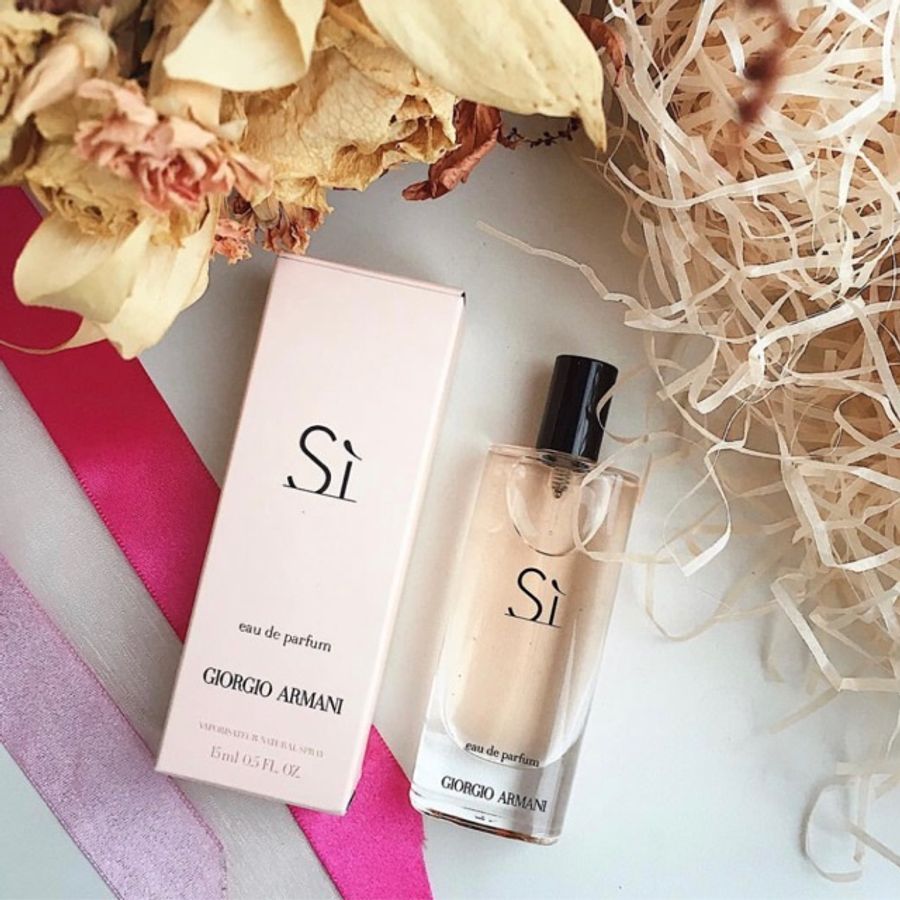 Nước hoa nữ Giorgio Armaini Sì EDP tinh tế, gợi cảm, sang trọng 15ml (spray)
