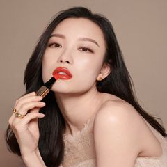Son Bobbi Brown Luxe Shine Intense bán lì, mềm lâu trôi, #Wild Poppy cam đỏ tươi trẻ, năng động 
