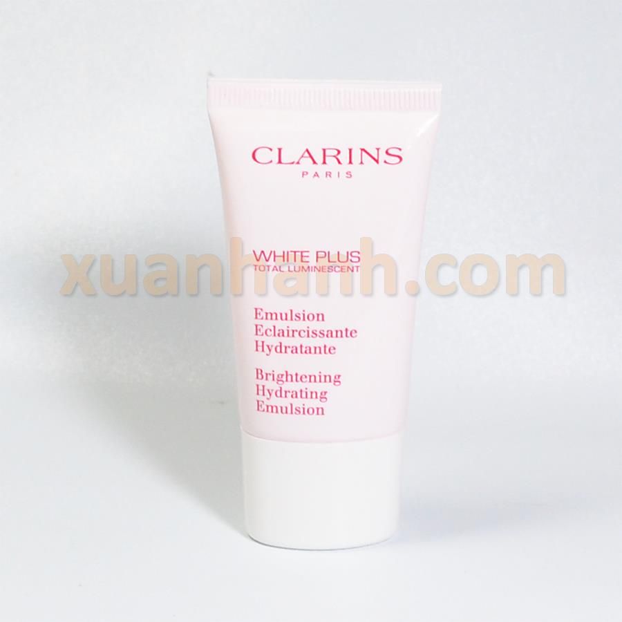 Sữa dưỡng trắng da Clarins White Plus Emulsion thoáng nhẹ, không nhờn.