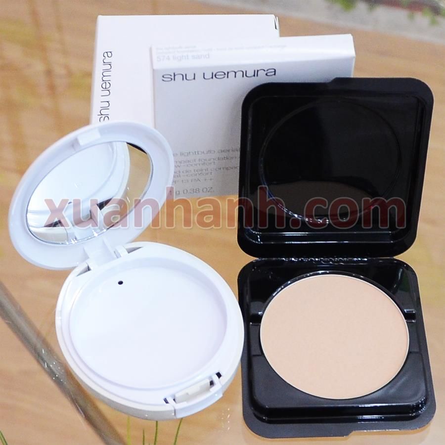 Phấn nền Shu Uemura The Lightbulb Aerial phấn siêu nhẹ với ngọc trai  574 Light Sand 