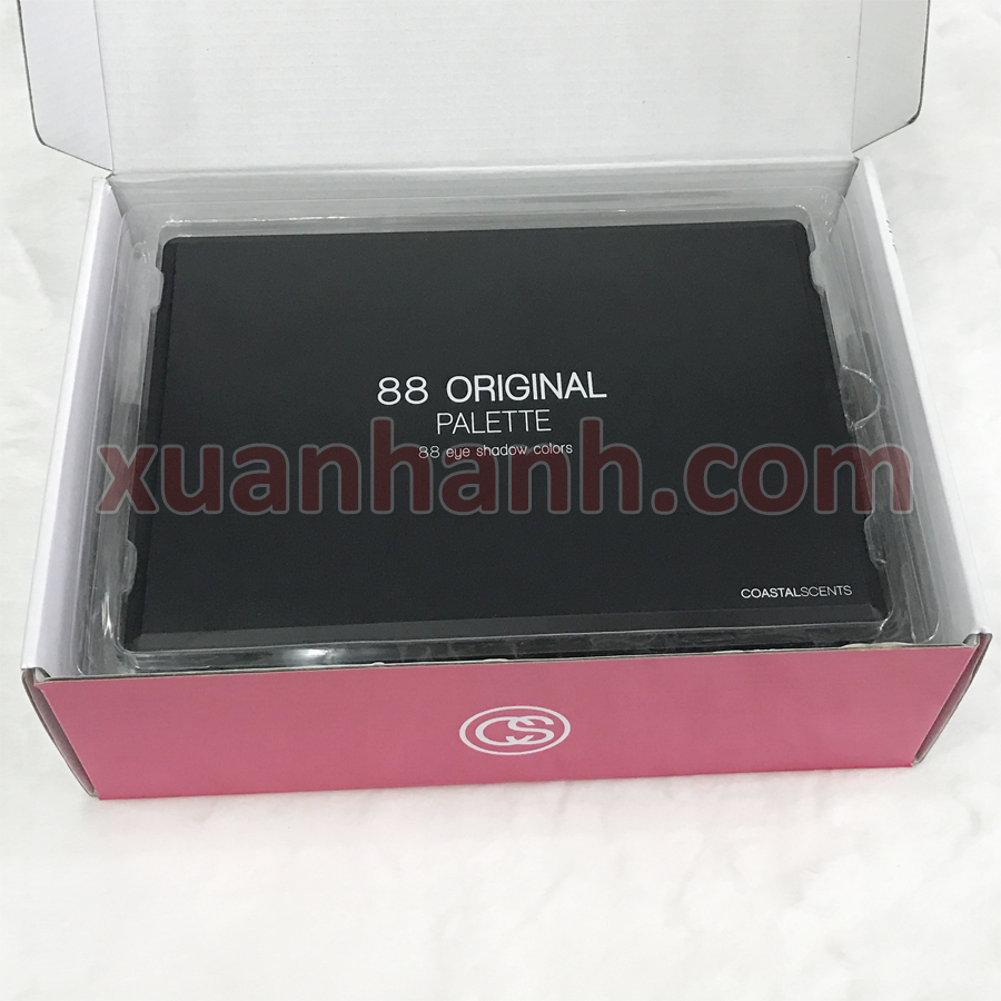 Bảng màu mắt Coastal Scents 88 Original Palette màu matte với tầm 10 màu có nhũ nhẹ.