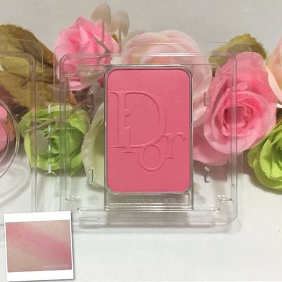 Phấn má hồng Dior 876 Happy Cherry màu hồng tươi tự nhiên rất xinh, tester