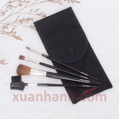 Bộ cọ Shiseido 4sp tiện dụng cho cá nhân - cọ má, cọ môi, cọ mắt và lược chải.