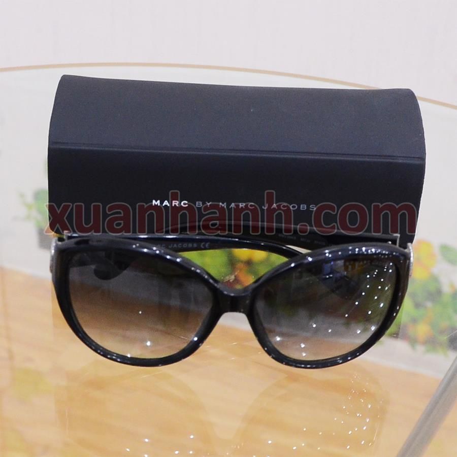 Kính nữ Marc By Marc Jacobs, đen khói, dáng oval tròn, ôm to vừa phải, dễ mang #384S