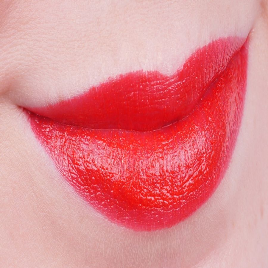 Son Estee Lauder Pure Color Envy Hi-Lustre căng mọng, giữ màu tốt 320 Drop Dead Red
