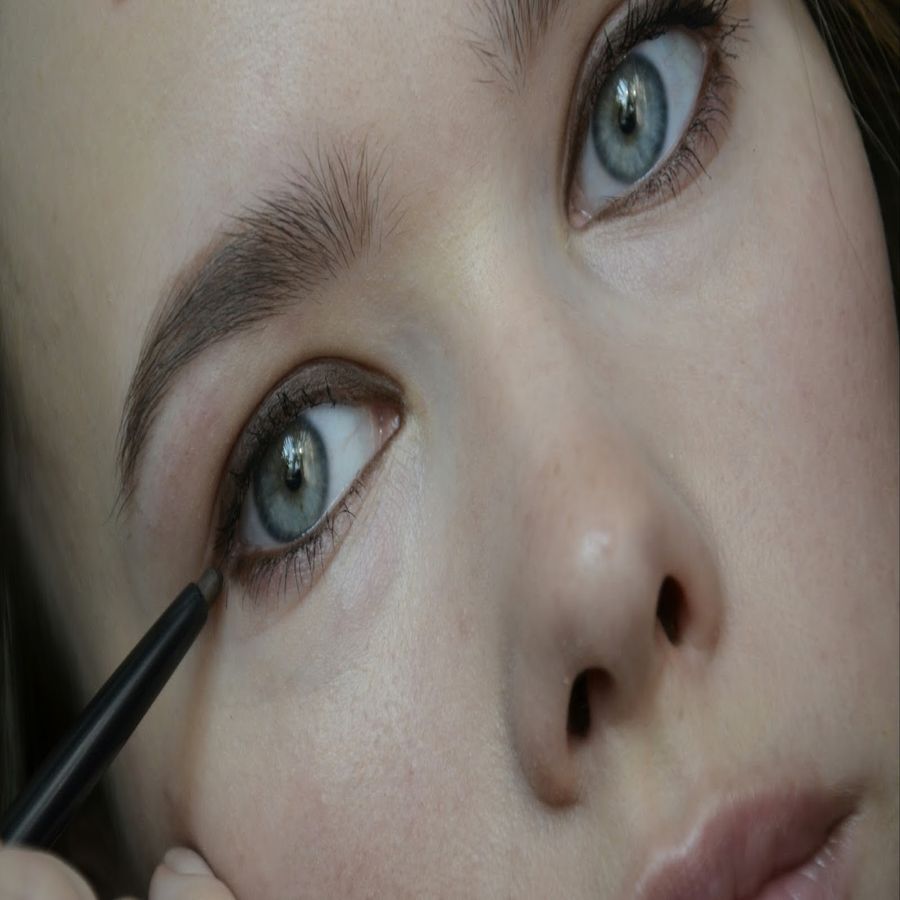 Chì liner Chanel Long-Lasting Eyeliner dạng sáp vặn, chống nước, nâu đen
