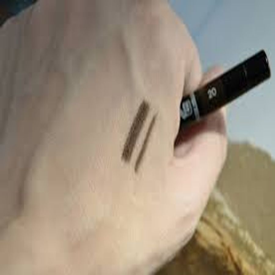 Chì liner Chanel Long-Lasting Eyeliner dạng sáp vặn, chống nước, nâu đen
