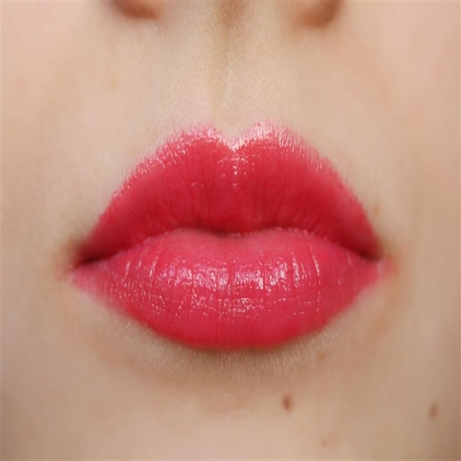 Son Yves Saint Laurent Volupte Shine mướt môi, hồng dâu tươi 12 Coral Incandescent
