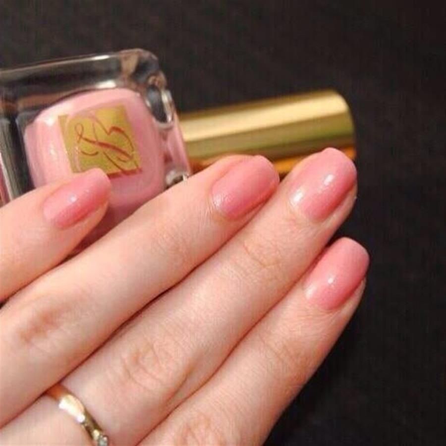 Sơn móng Estee Lauder Pure Color hồng nude tinh tế, sang Blushing Lilac