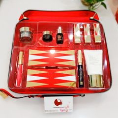 Bộ giftset Estee Lauder phiên bản châu Á, với 12 món trang điểm, dưỡng da limited.