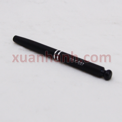 Cọ môi Coastal Scents Lip Brush Synthetic, kéo ra dùng, đẩy vào cất rất tiện.