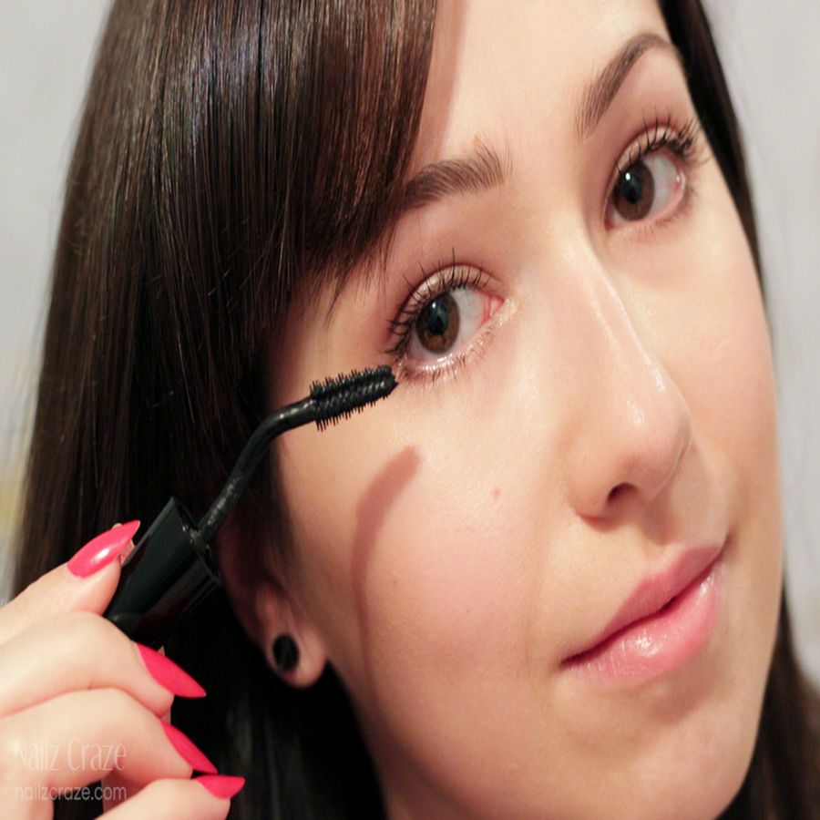 Mascara Lancome Grandiose Waterproof chống trôi, dài, dày và giữ cong mi